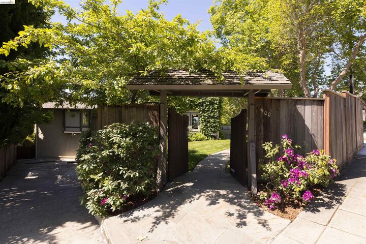Property Photo: 900 Euclid Ave CA 94708