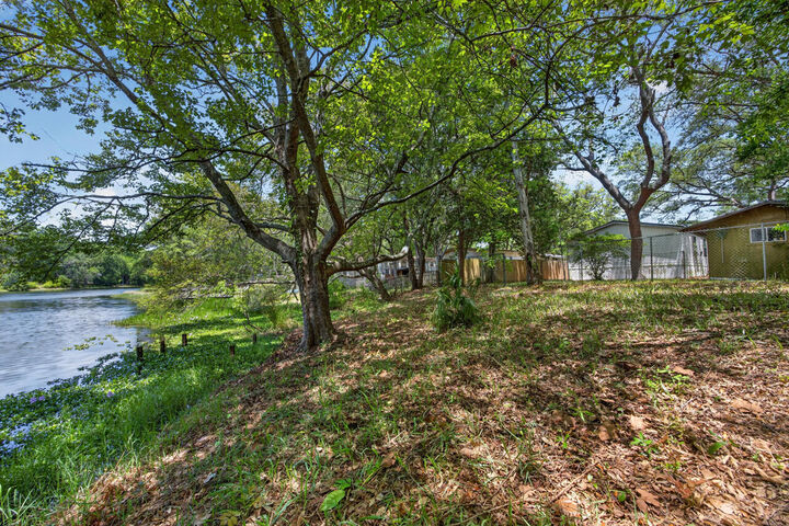 Property Photo: 1037 Everglade Drive FL 32578