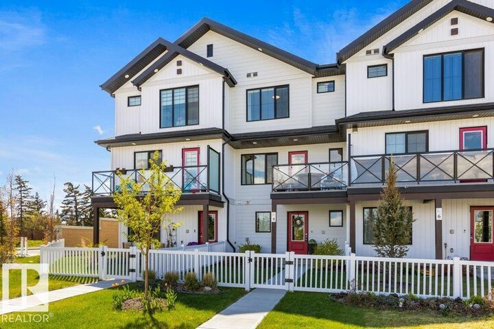 Property Photo:  4 Jensen Gate  AB T8N 7Y5 