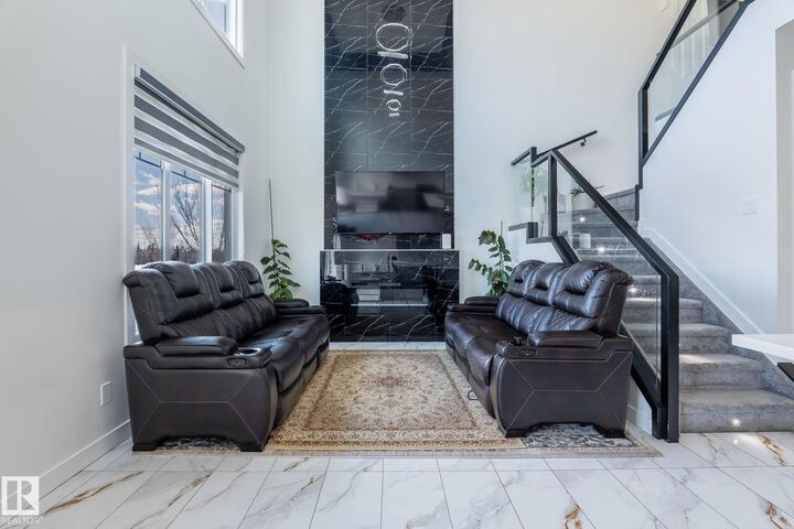 Property Photo:  6607 50A Avenue  AB T4X 3A8 