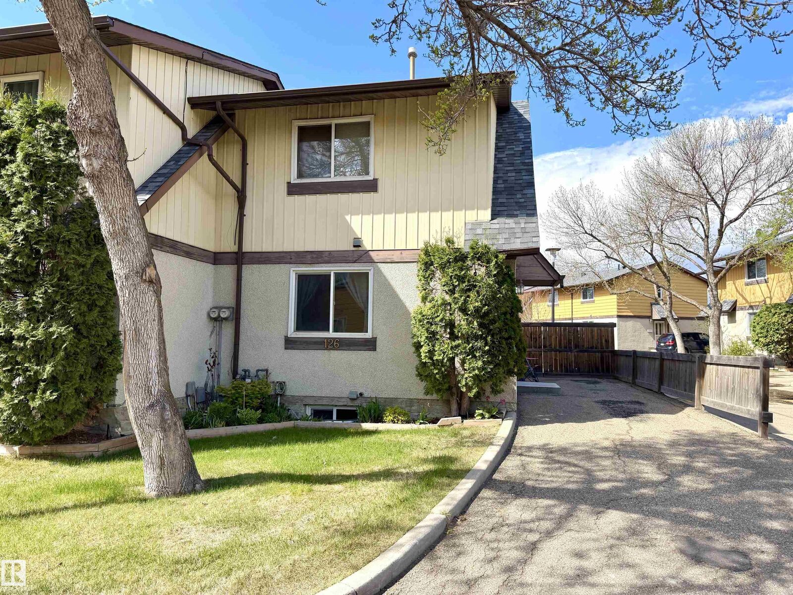 Property Photo: 126 Woodstock NW AB T5T 0H6