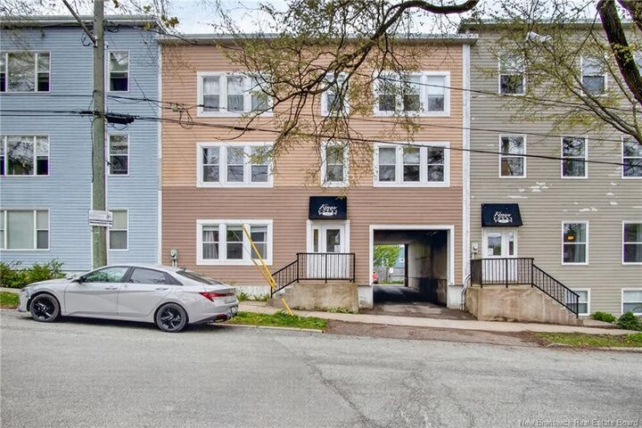 Property Photo:  211 King St East 1  NB E2L 1H2 