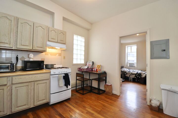 Property Photo:  359 2nd St 4E  NJ 07030 