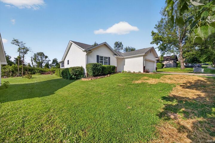 Property Photo:  412 E Cardinal Glen Drive  IN 47401 