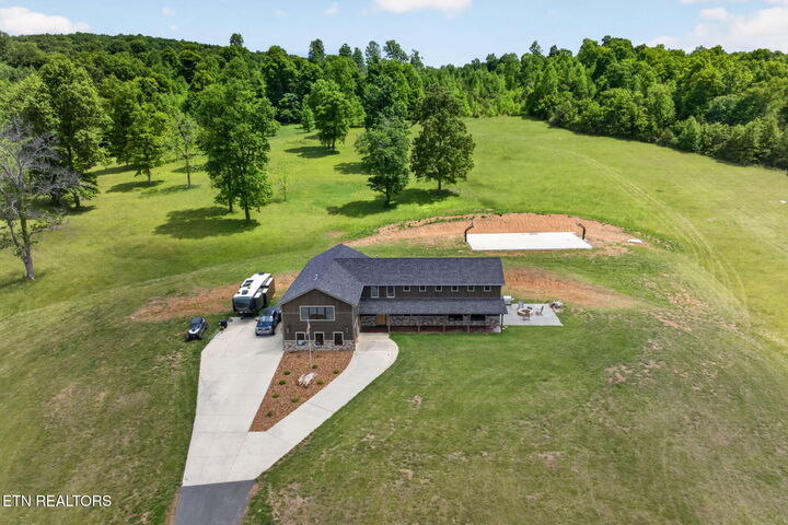 Property Photo: 106 Pleasant Shade Lane TN 38574