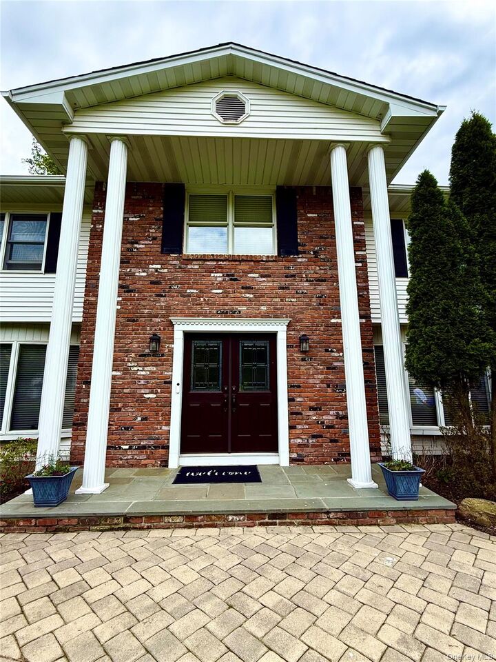Property Photo:  27 Rochelle Drive  NY 10956 