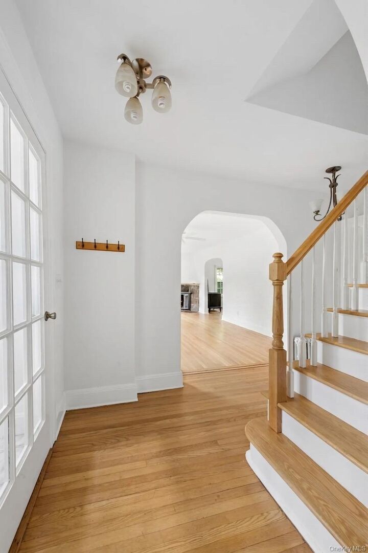 Property Photo:  17 Old Orchard Road  NY 10804 