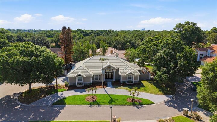 Property Photo: 8935 Jonathan Manor Drive FL 32819