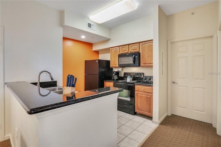 Property Photo:  8101 Resort Village Drive 3905  FL 32821 