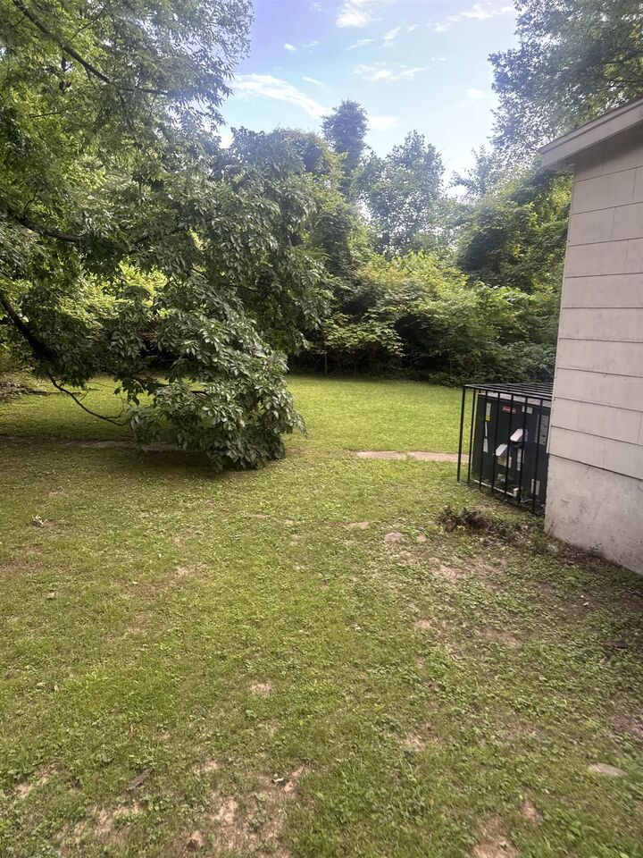 Property Photo:  1841 James Rd  TN 38127 