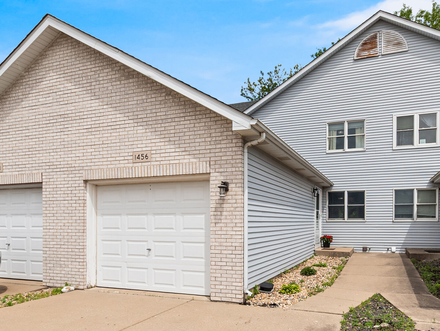 Property Photo:  1456 Anthony Lane  IL 60548 