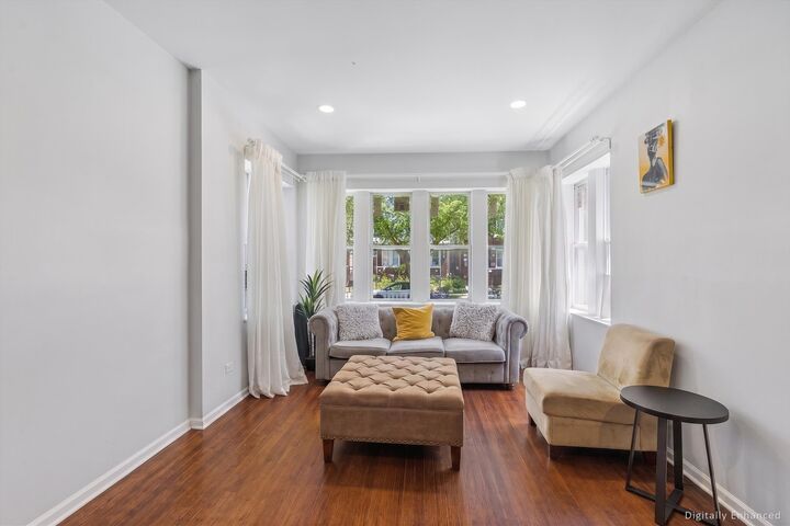 Property Photo:  