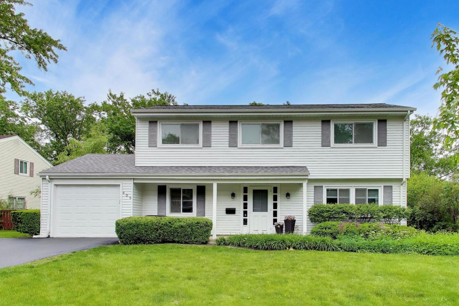 Property Photo:  409 Willow Avenue  IL 60015 