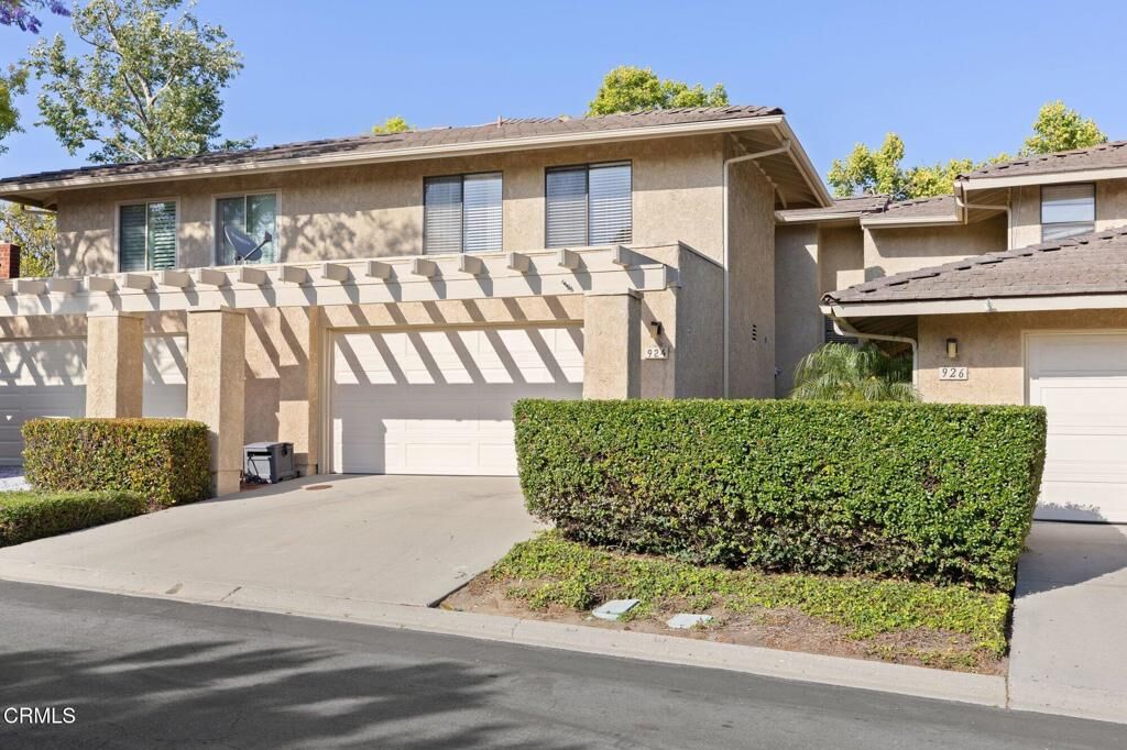 Property Photo:  924 Sandberg Lane  CA 93003 