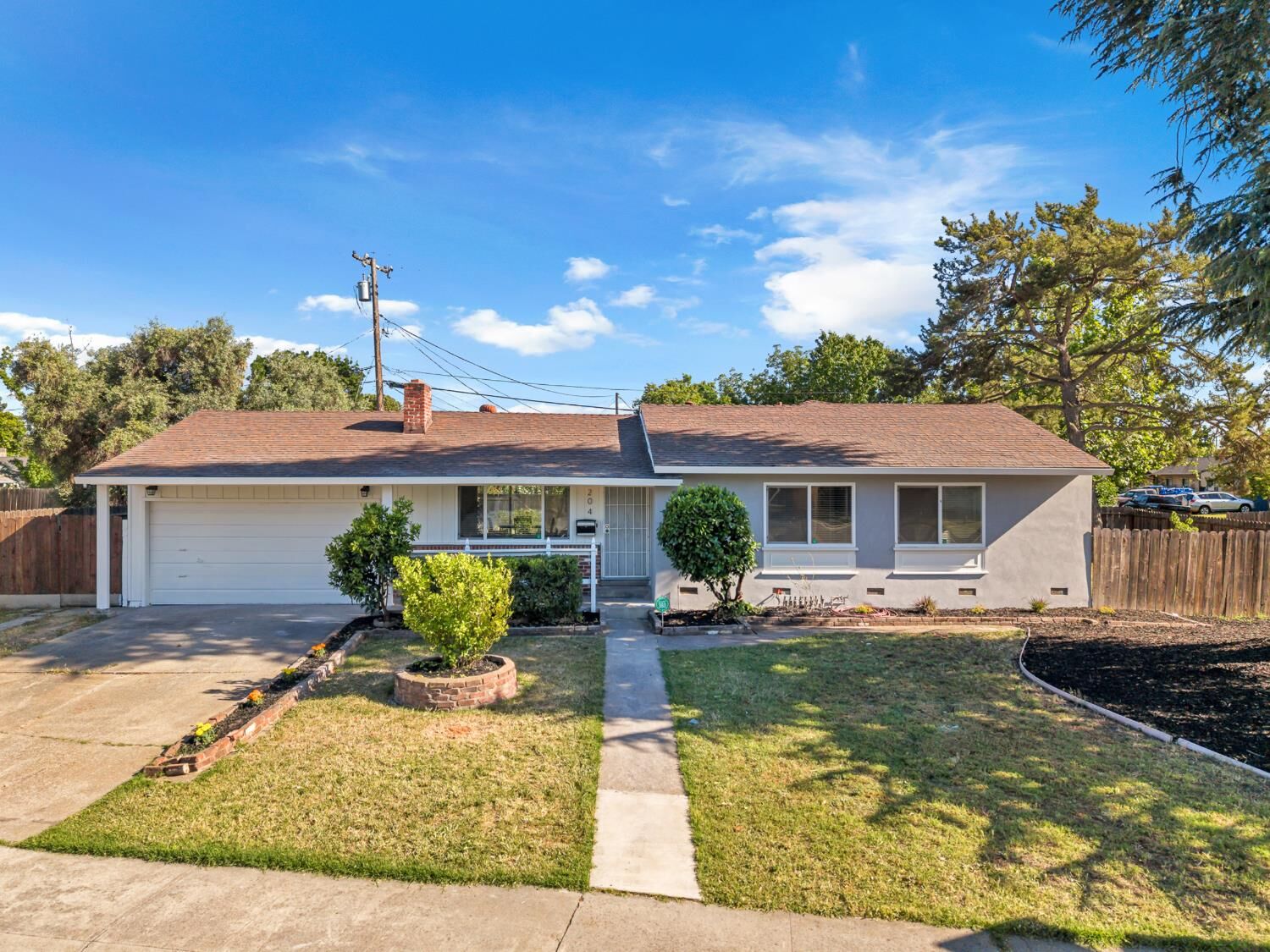 Property Photo:  204 Duncan Avenue  CA 95207 