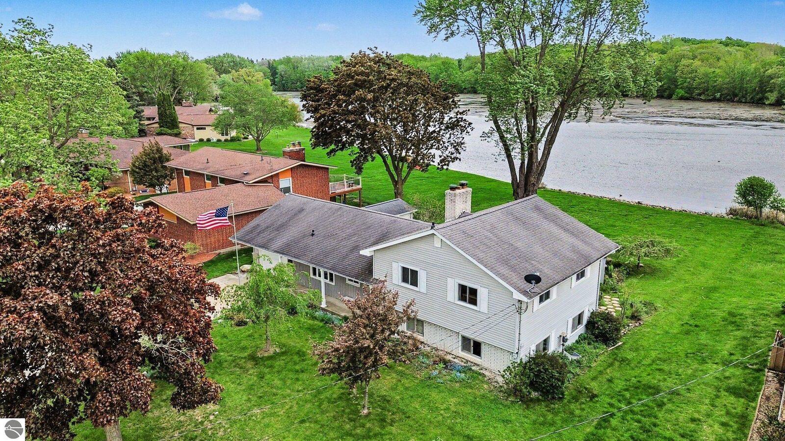 Property Photo:  937 Riverview Drive  MI 48801 