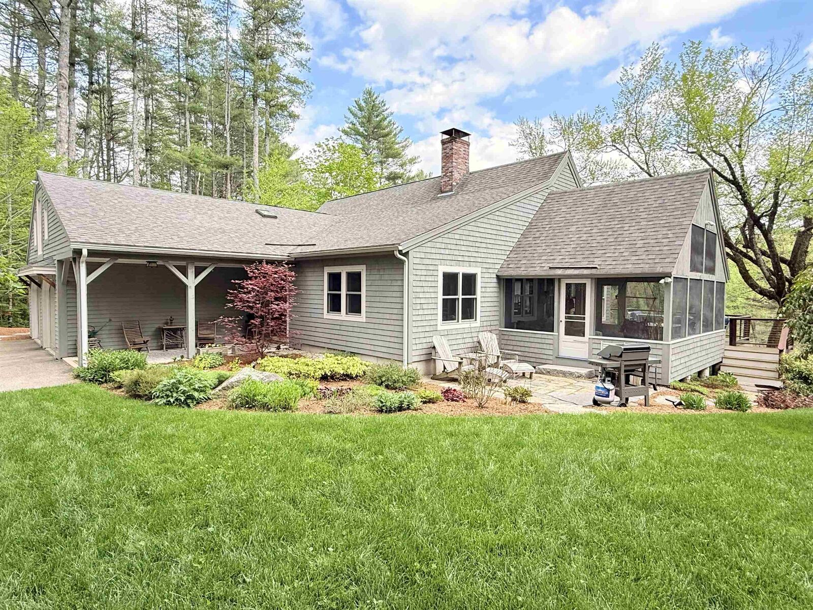 Property Photo: 14 Fox Run Road NH 03287