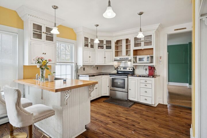 Property Photo:  179 Pleasant Street  NH 03743 