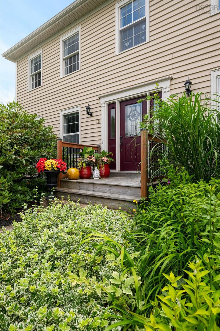 Property Photo: 10 Mount Royal Court NS B3A 4R5