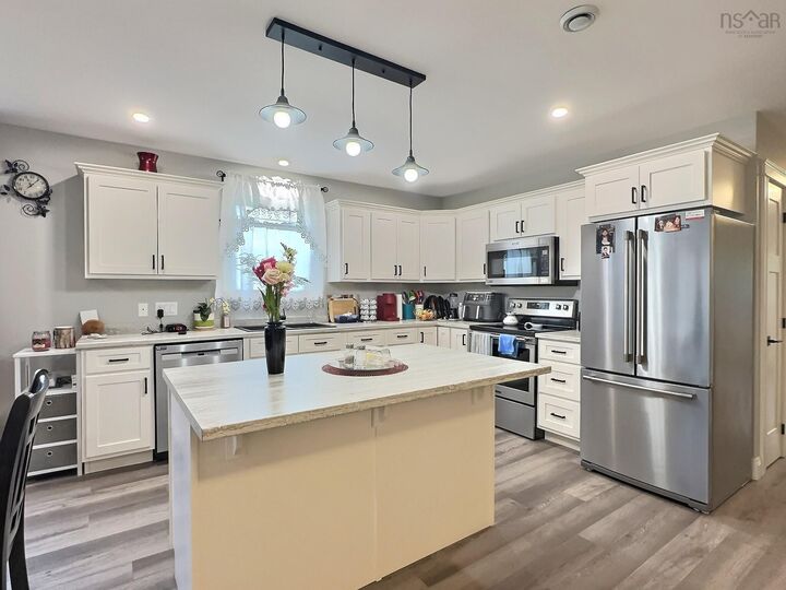 Property Photo:  24 Eagleview Drive  NS B6L 3J2 