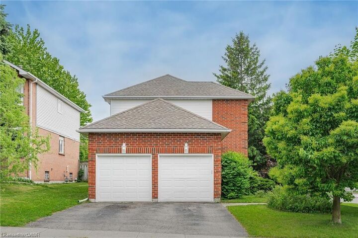 Property Photo:  444 Burnett Avenue  ON N1T 1L3 