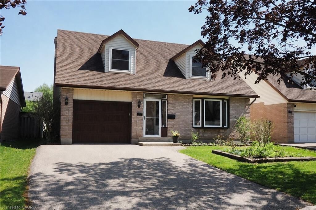 Property Photo: 27 Scenic Wood Crescent ON N2A 3N2