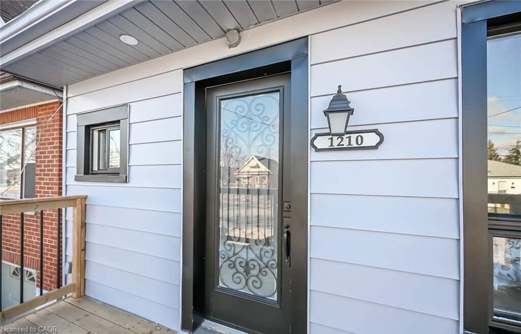Property Photo:  1210 Dunsmure Road Upper  ON L8H 1L4 