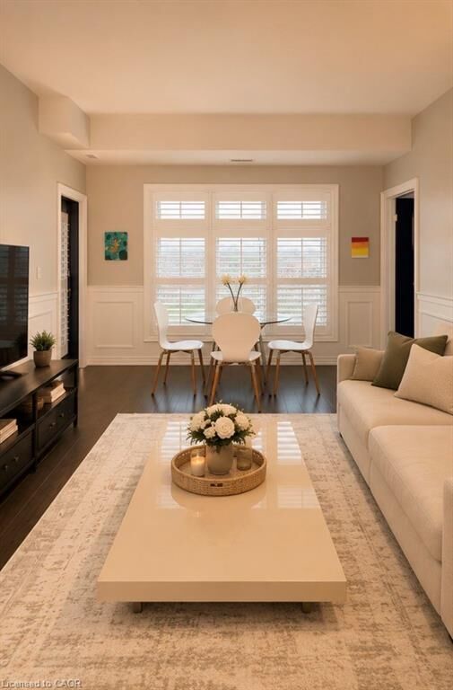 Property Photo:  195 Commonwealth Street 406  ON N2E 0H4 
