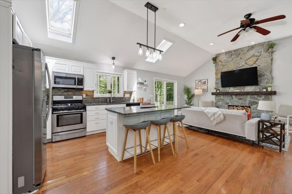 Property Photo:  330 Spring Street 1  MA 02370 