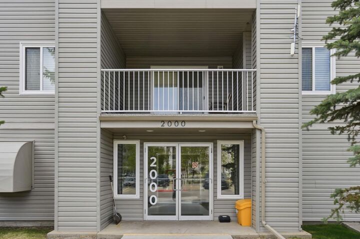 Property Photo:  604 8 Street SW 2305  AB T4B 2W4 