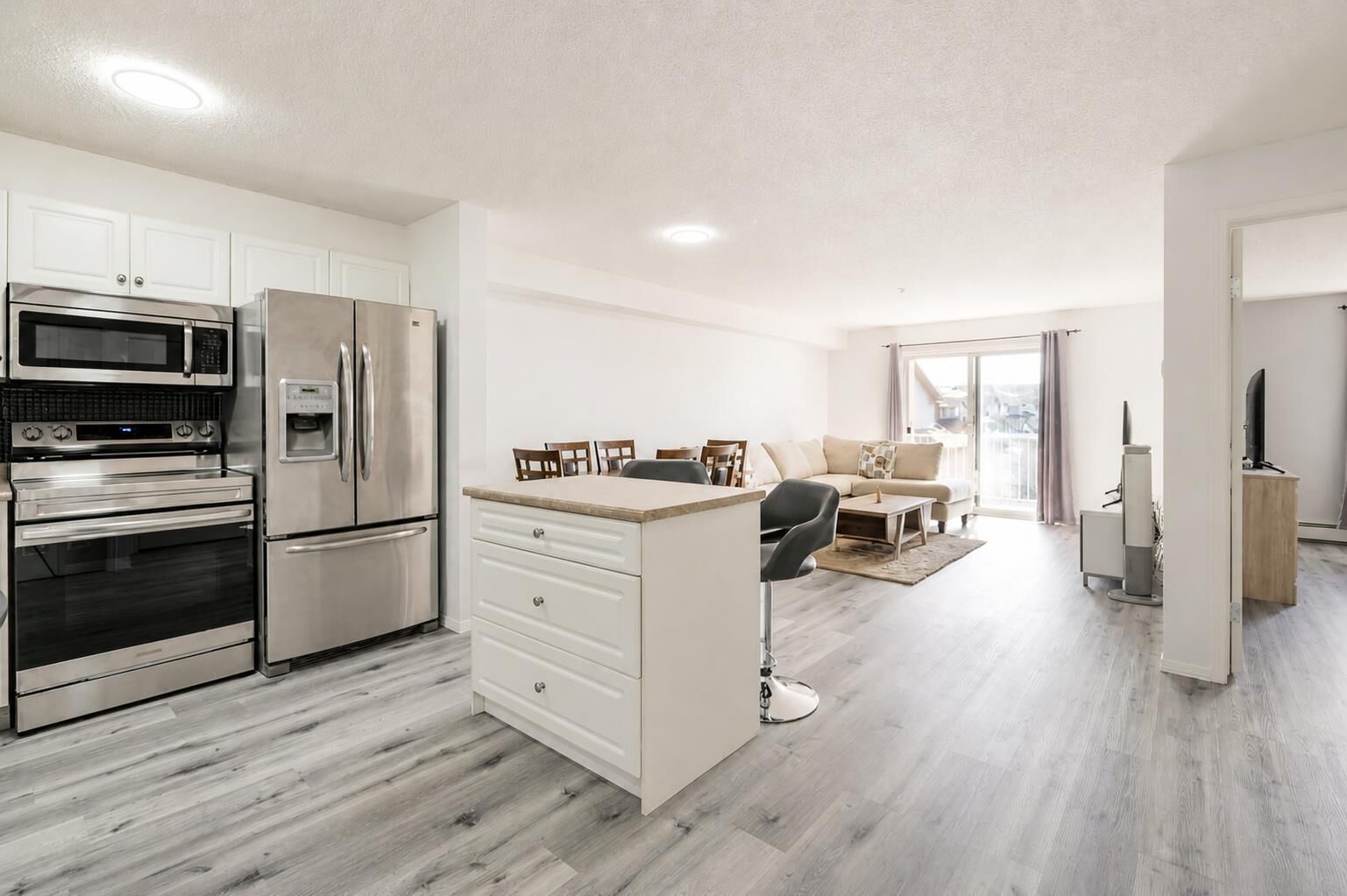 Property Photo:  3000 Citadel Meadow Point NW 207  AB T3G 5N5 
