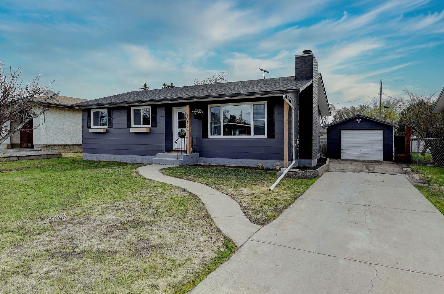 Property Photo:  10409 117 Street  AB T0H 1L0 