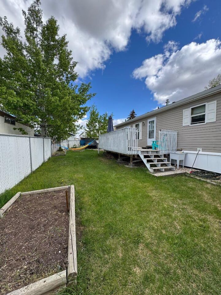 Property Photo:  9730 120 Avenue  AB T8V 5H3 