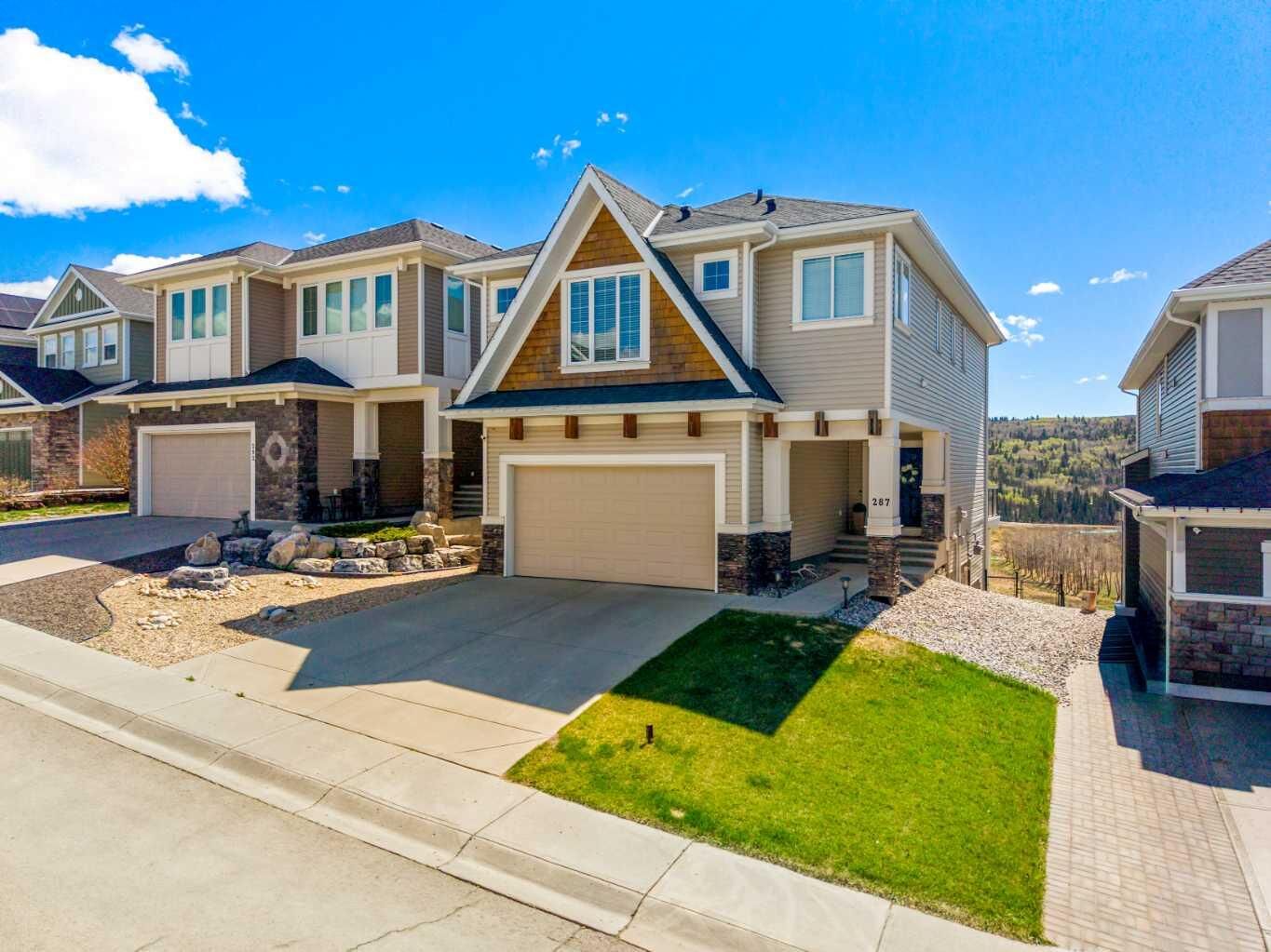 Property Photo: 287 Sunset View AB T4C 0N6
