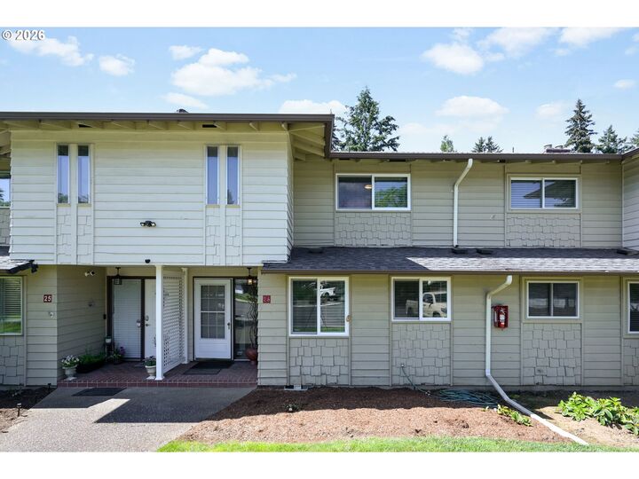 Property Photo: 13600 NE 18th St 26 WA 98684
