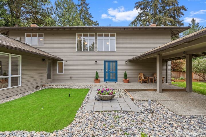 Property Photo:  2507  Medina Circle  WA 98039 