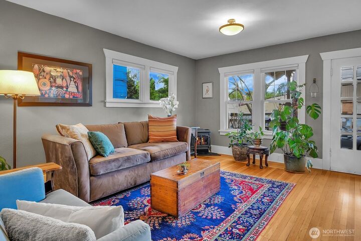 Property Photo:  5008  39th Avenue S  WA 98118 