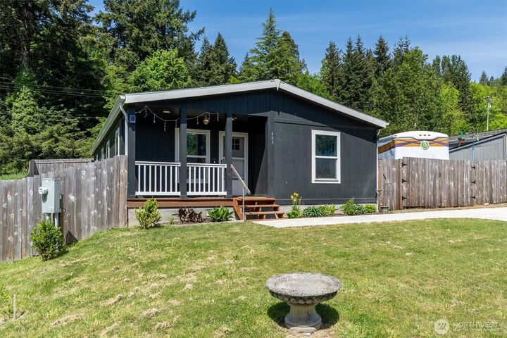 Property Photo: 403 Rons Court WA 98626