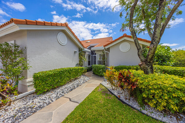 Property Photo:  7594 Seafoam Court  FL 33437 