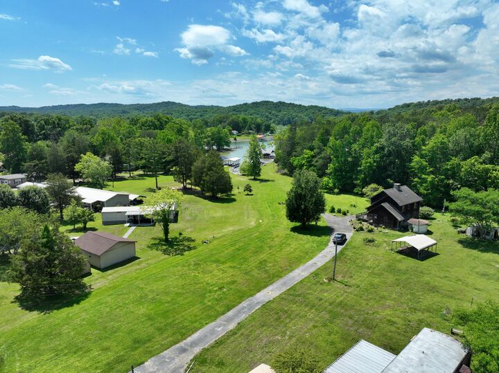 Property Photo: 3442 River Road TN 37880