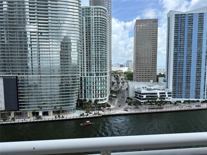 Property Photo:  901 Brickell Key Blvd 2005  FL 33131 
