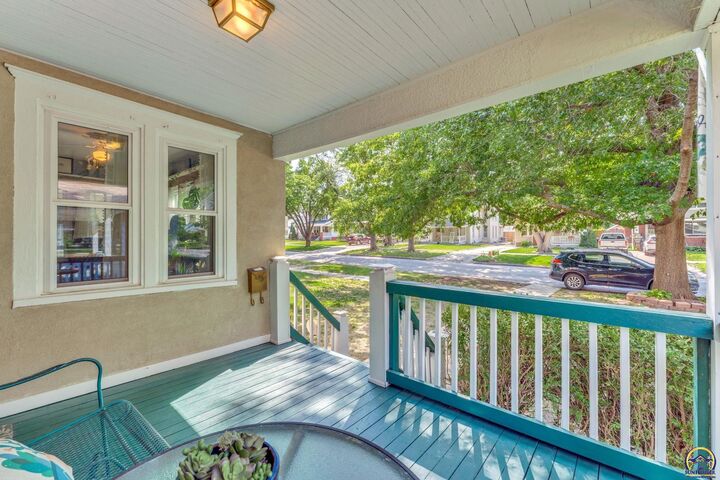 Property Photo:  1324 SW Macvicar Ave  KS 66604 
