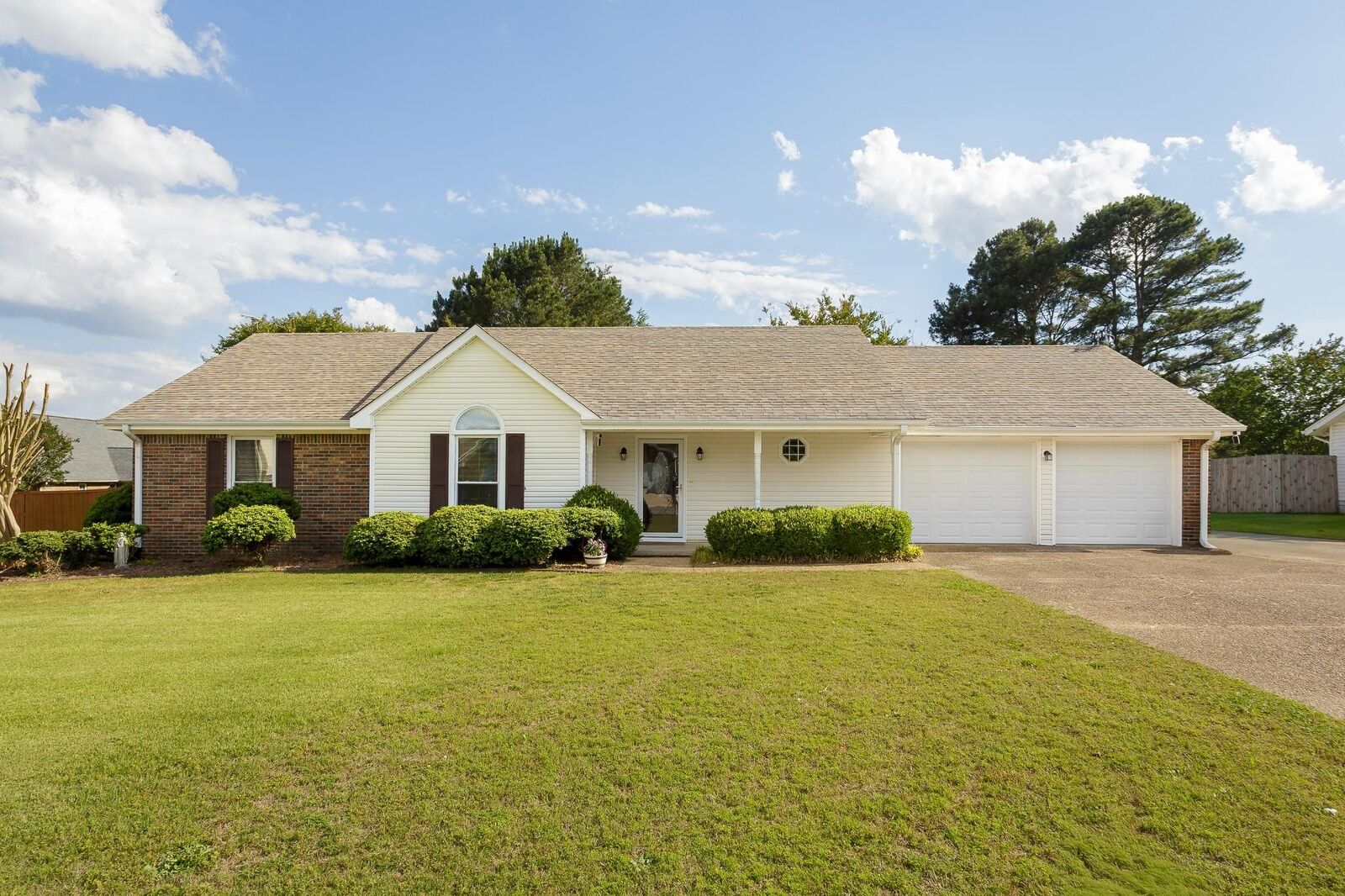 Property Photo:  303 Cordelia Way  AL 35633 