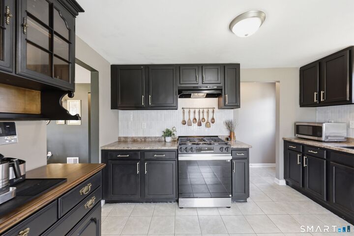 Property Photo: 124 Jordan Lane CT 06109