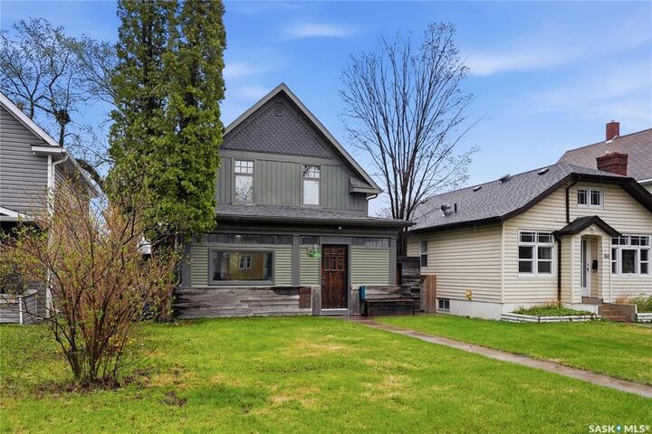 Property Photo: 316 E Avenue N SK S7L 1R8