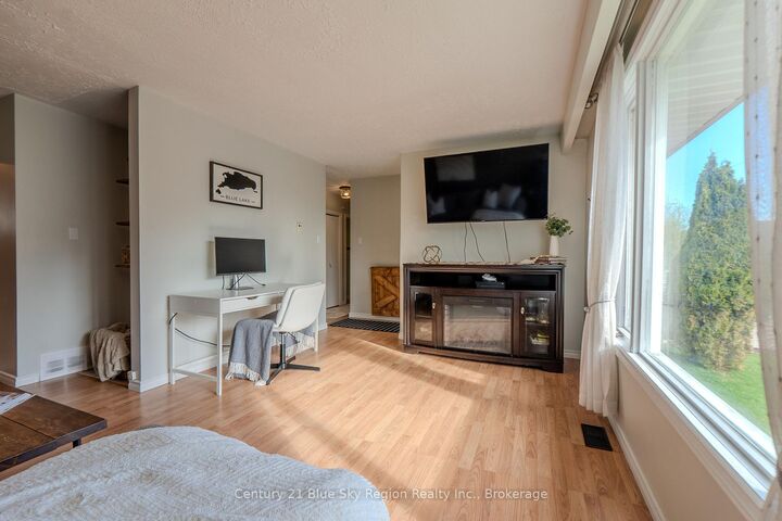 Property Photo:  19 Marshall Park Drive  ON P1A 2N8 