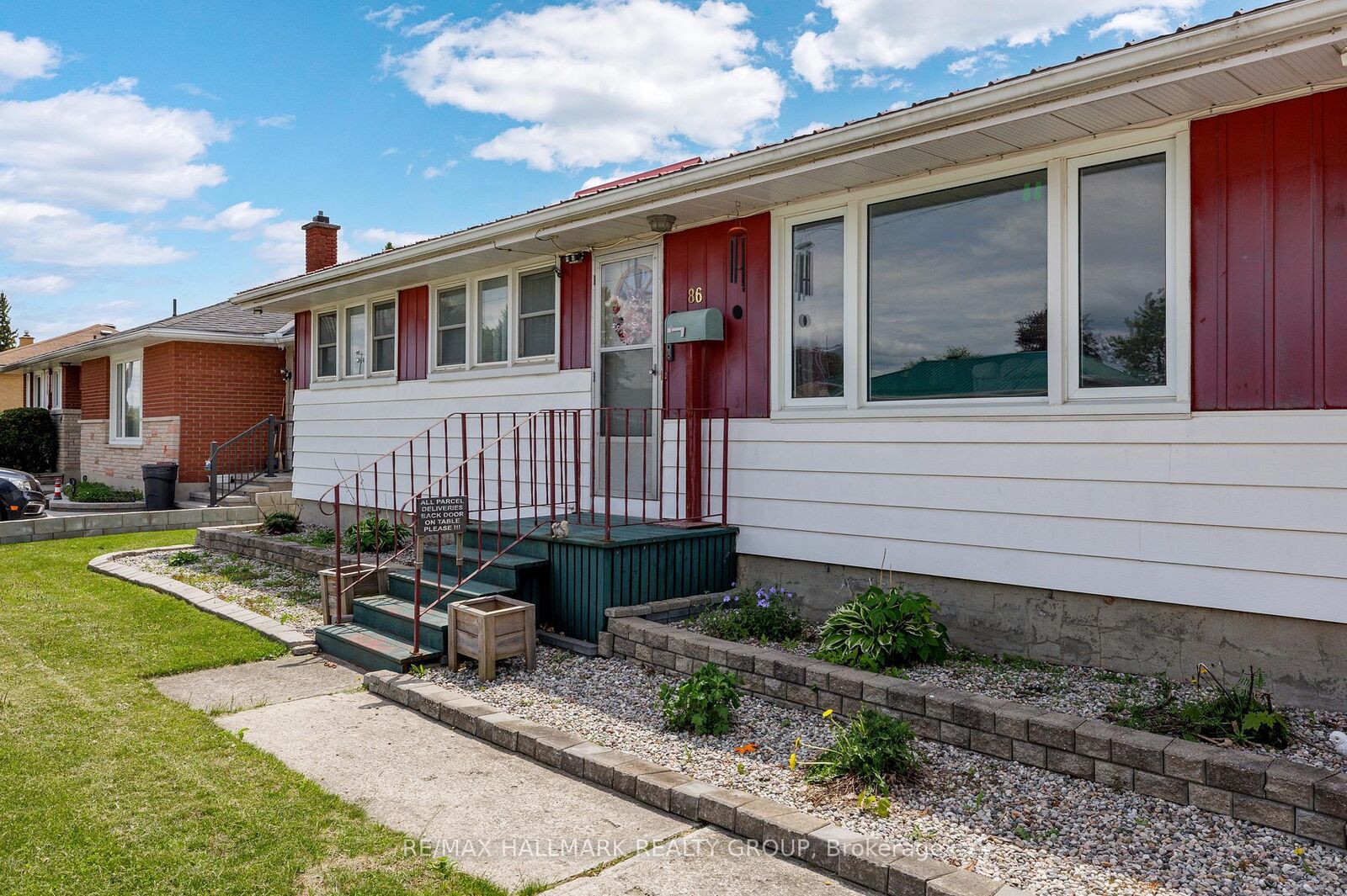 Property Photo: 86 Jasper Avenue ON K7A 4E1