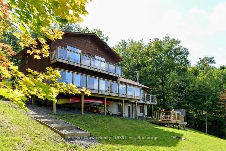 294 Everett Drive — photo 1