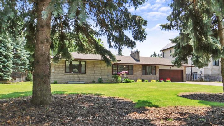 Property Photo:  9 Westmount Park Road  ON M9P 1R4 
