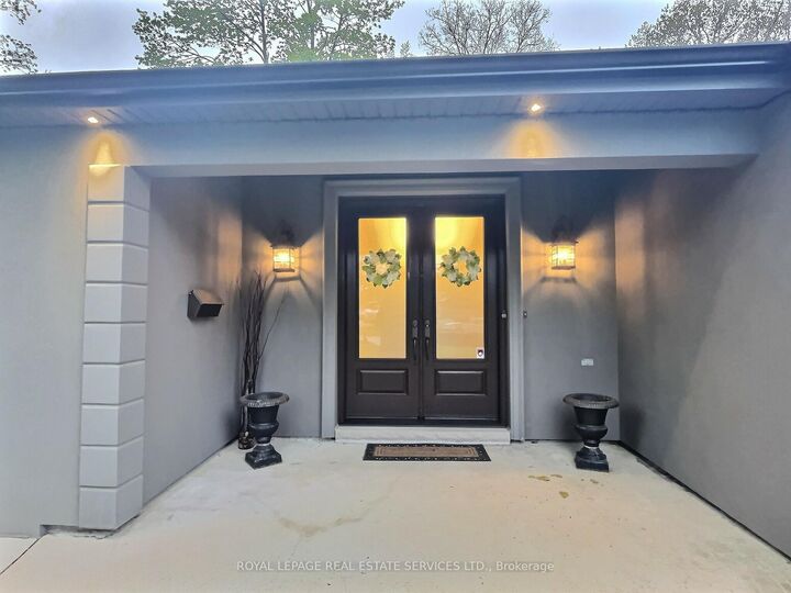 Property Photo: 45 Greenbrook Drive ON M6M 2J8